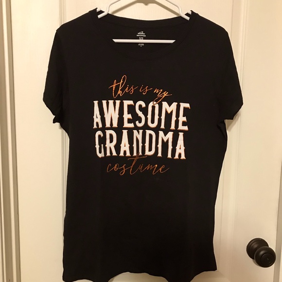 Cute ‘This is my awesome grandma’ black shirt. Size Large - Picture 1 of 5